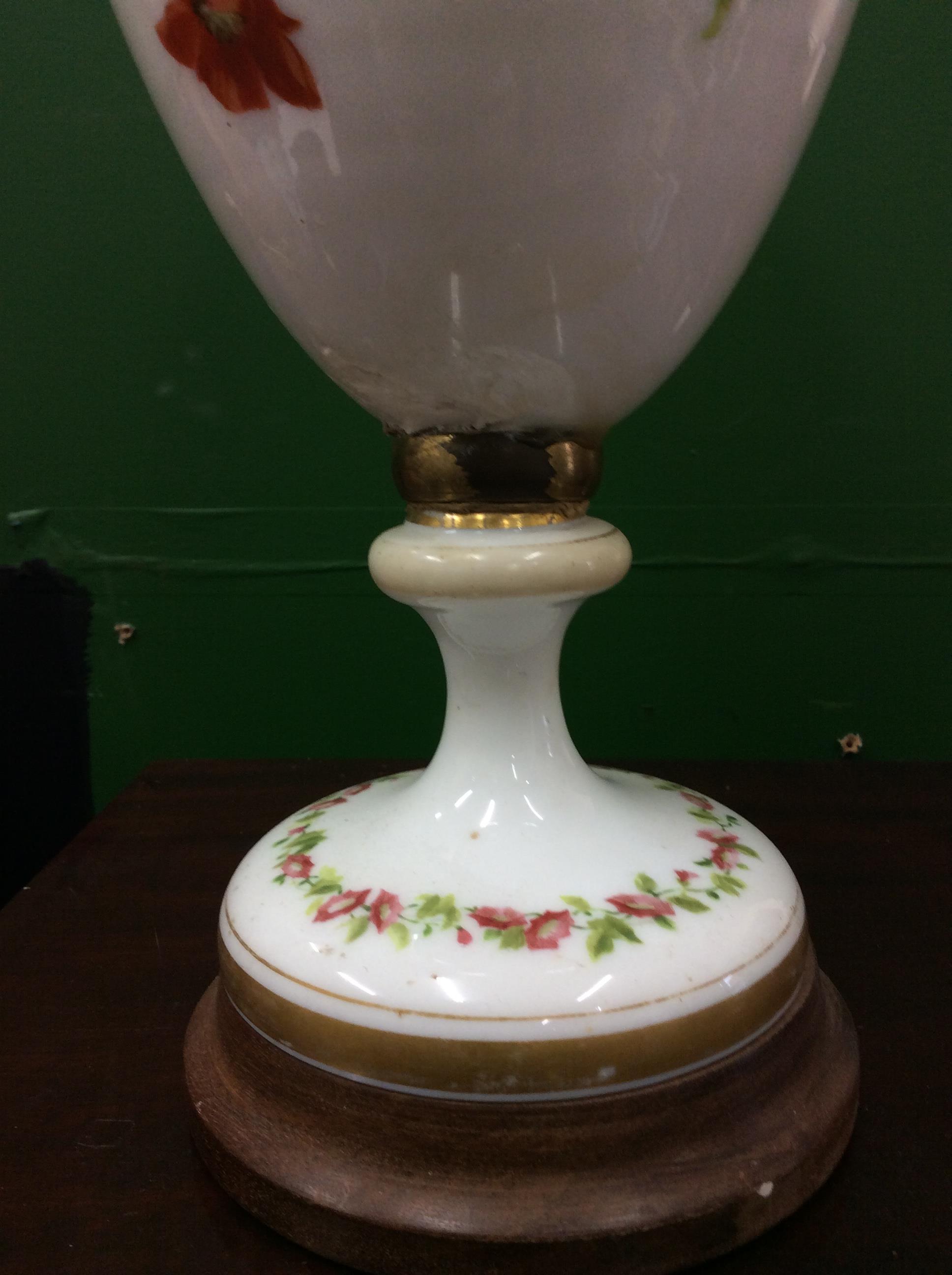 A PAIR OF OPALESCENT GLASS TABLE LAMPS of baluster form decorated with flowers, 50.5cm high - Image 4 of 13