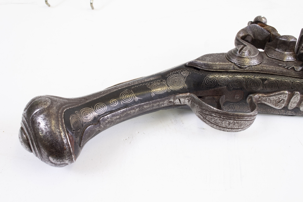 AN ANTIQUE FLINTLOCK PISTOL possibly either Turkish or Southern European with silver wire inlay 48cm - Image 4 of 4