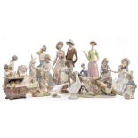 A QUANTITY OF LLADRO, NAO AND SIMILAR PORCELAIN FIGURINES