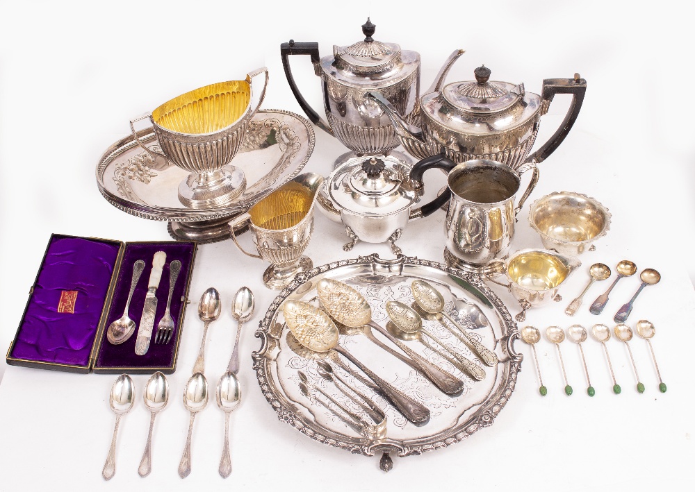 A SELECTION OF SILVER PLATE AND EPNS WARE to include a serpentine edged salver standing on ball