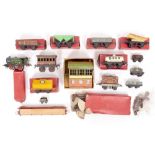 A COLLECTION OF HORNBY 'O' GAUGE RAILWAY ITEMS to include clockwork Southern Railway 0-4-0 tank