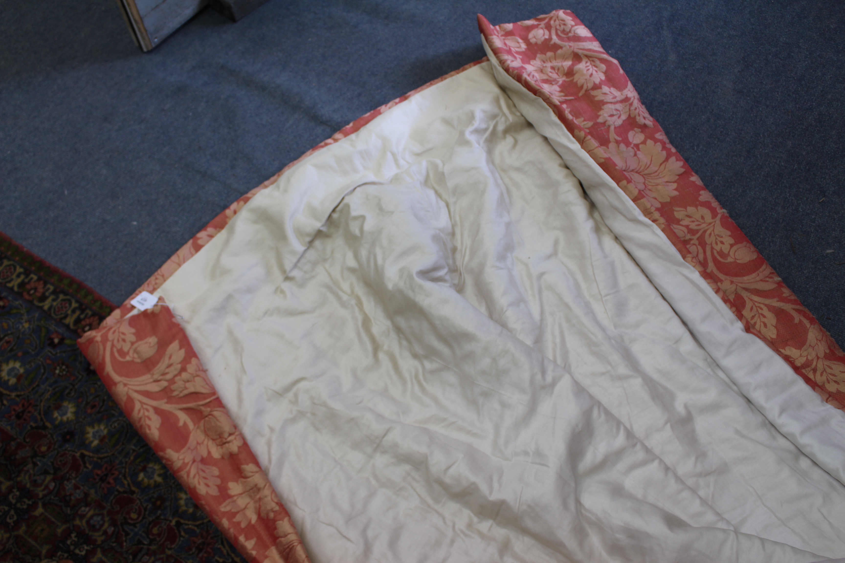 A PAIR OF 20TH CENTURY RAW SILK CURTAINS on a coral ground with peony decoration with gathered - Image 5 of 15