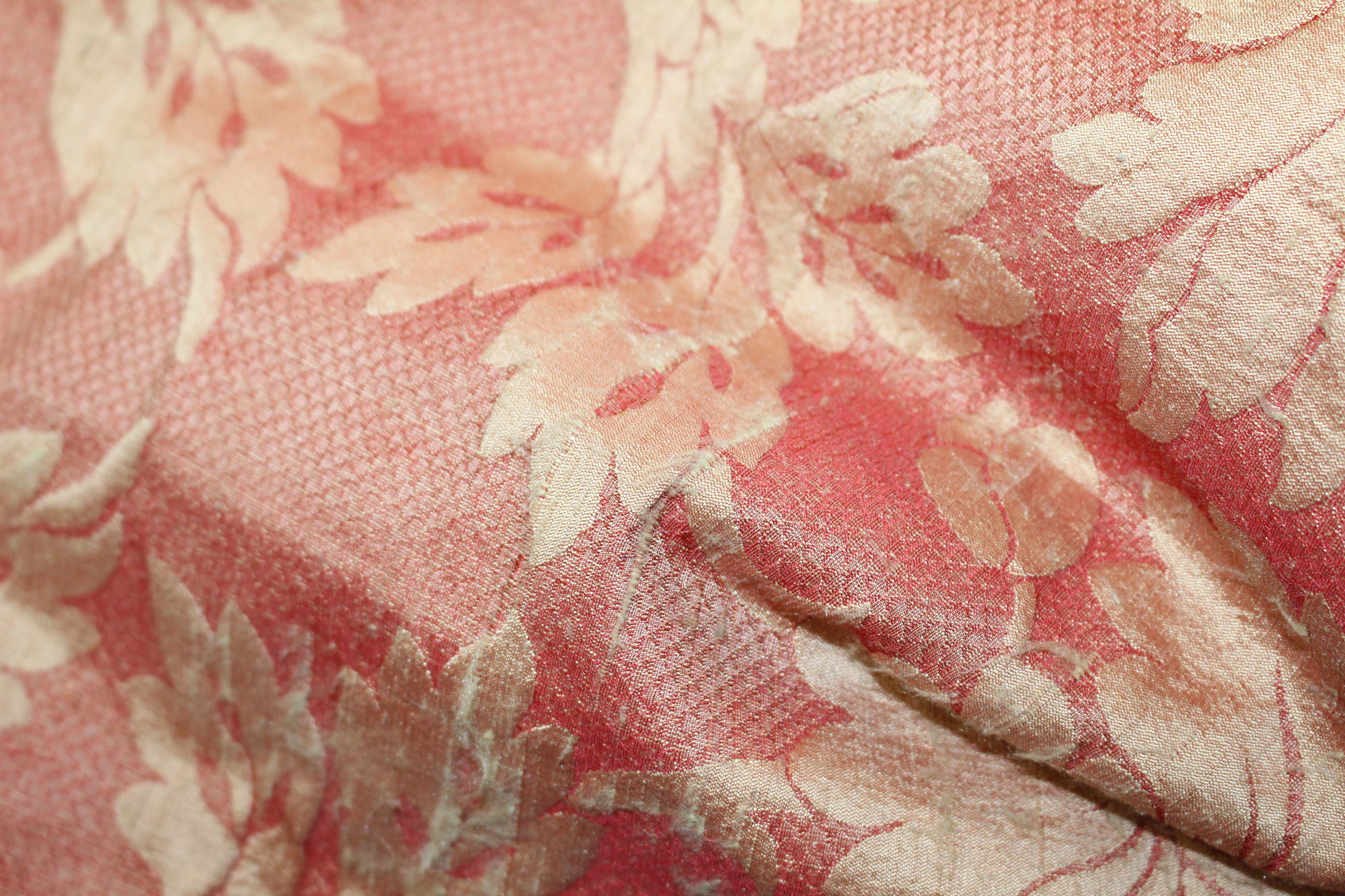 A PAIR OF 20TH CENTURY RAW SILK CURTAINS on a coral ground with peony decoration with gathered - Image 7 of 15