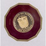 A FRANKLIN MINT 1975 100 BALBOA GOLD COIN OF PANAMA 8.16grams, 900/1000 fine gold, 27cm diameter