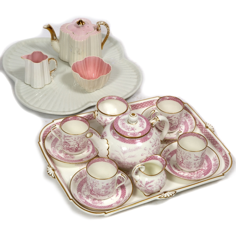 A GRAINGER'S WORCESTER PORCELAIN TEASET with tray, four cups and saucers, sugar bowl, milk jug and