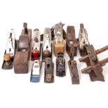 A COLLECTION OF ANTIQUE AND LATER WOOD PLANES to include Record