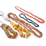 Small collection of hardstone necklaces including a variety of stones to include coral (5)