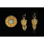 A VICTORIAN DIAMOND AND ENAMEL BROOCH AND EAR PENDANTS SUITE, the circular boss brooch centred