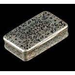 A LATE 19TH CENTURY FRENCH SILVER AND NIELLO RECTANGULAR SNUFF BOX, decorated with stylised