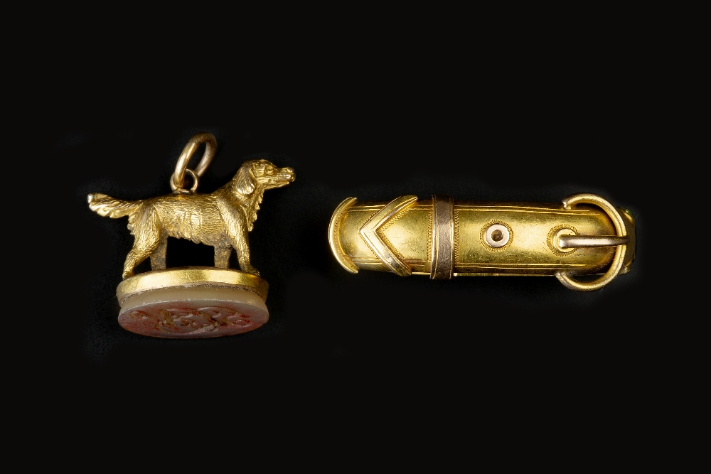 A COLLECTION OF ANTIQUE AND LATER JEWELLERY, to include two hardstone seal fobs, the first