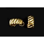 A PAIR OF 18CT GOLD EAR CLIPS BY TIFFANY & CO, of fluted half hoop design, on hinged clip