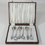 A set of George III silver fiddle pattern teaspoons, by William Eaton,