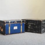 A vintage wooden trunk, 91cm,