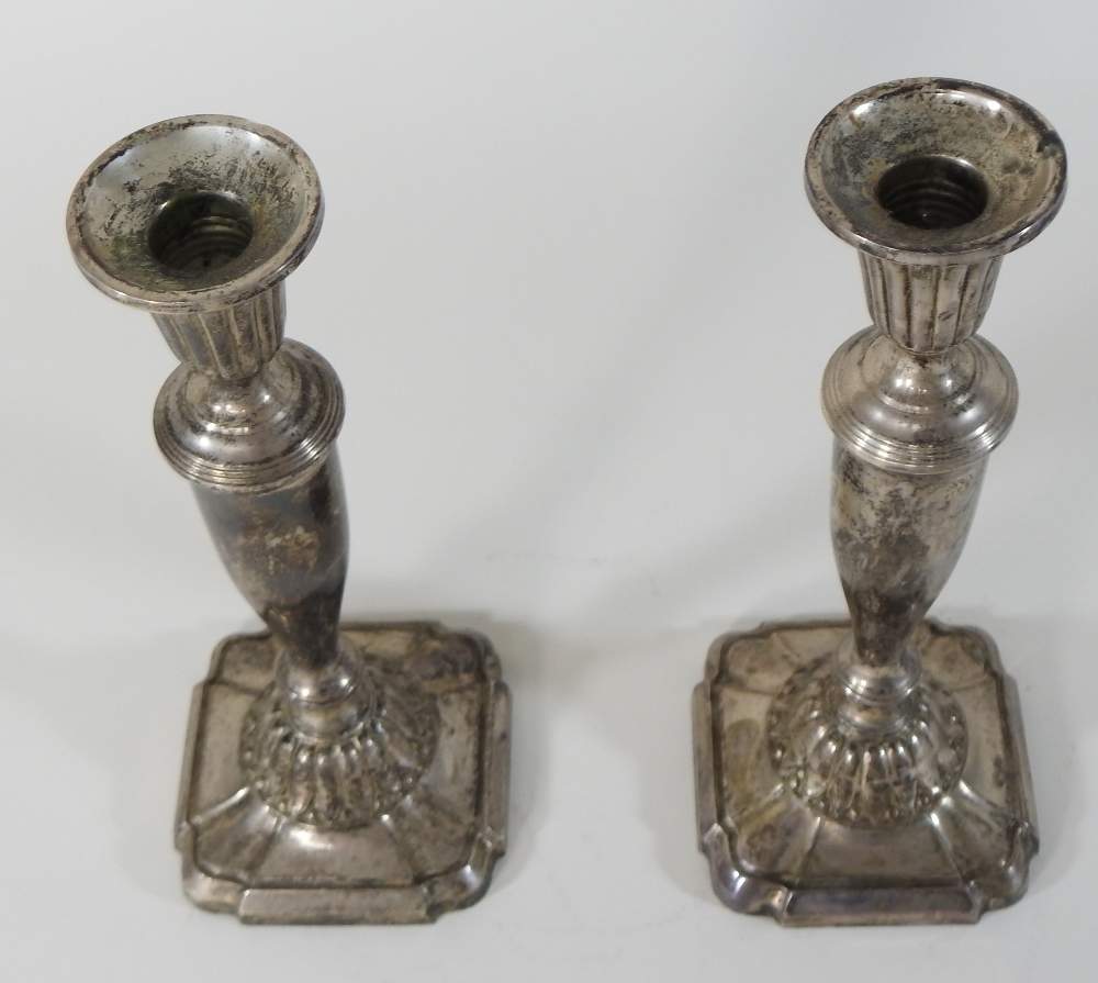 A pair of early 20th century American sterling silver table candlesticks, each of Classical style, - Image 5 of 6