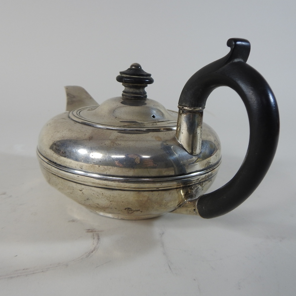 An Edwardian silver teapot, of compressed circular shape, Chester 1904, - Image 4 of 5