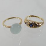 A 9 carat gold sapphire ring,