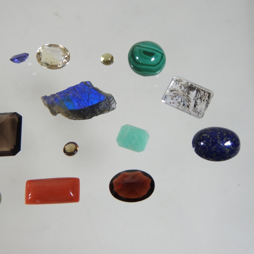 A collection of semi-precious unset gem stones - Image 4 of 4