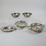 A Victorian silver butter dish, of shell shape, London 1887, 12cm,