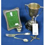 A quantity of silver to include a photo frame, billiards trophy and two cased pencils (7)