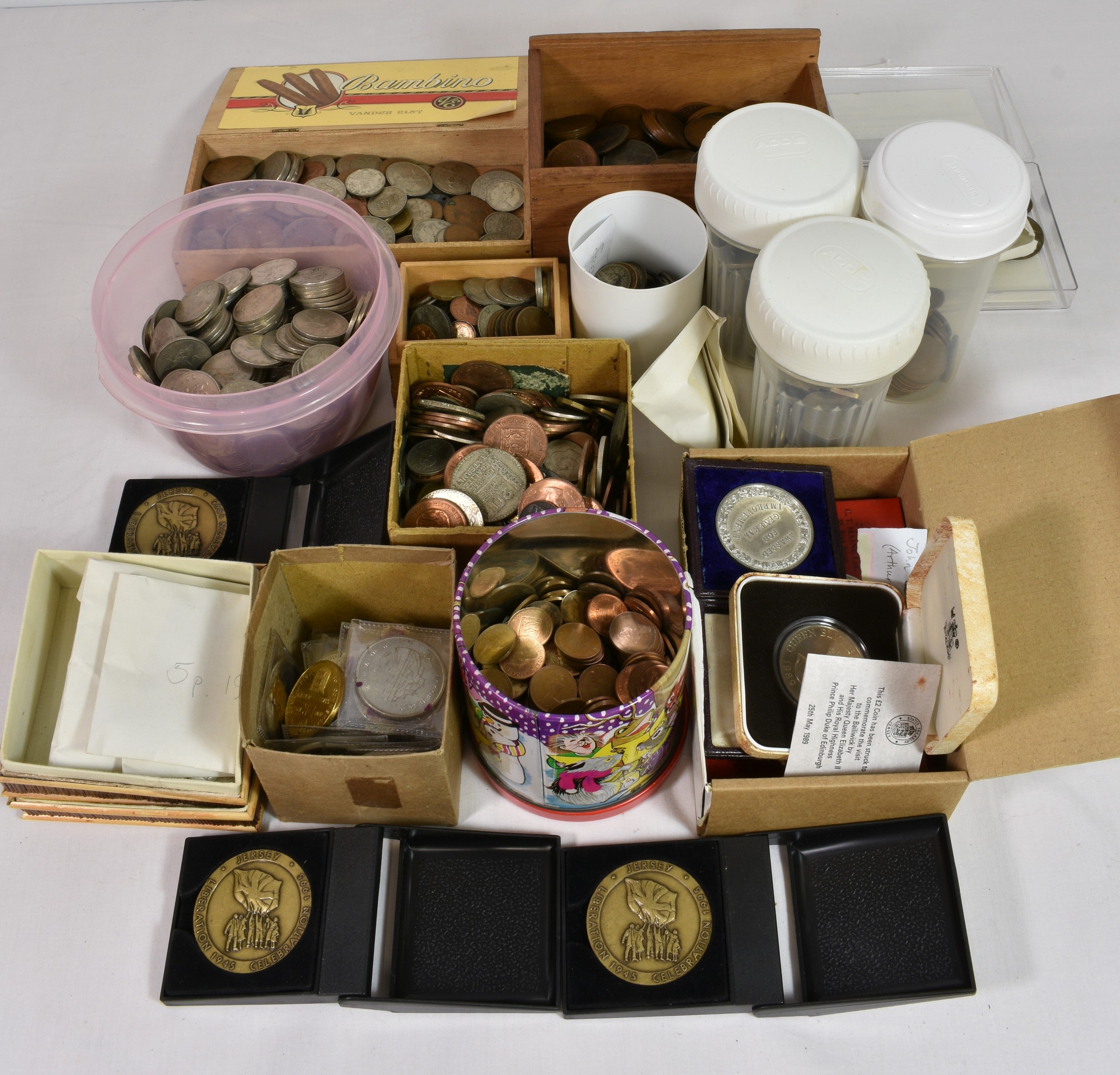 A large quantity of various vintage coinage and Commemorative medals etc comprising of Jersey,