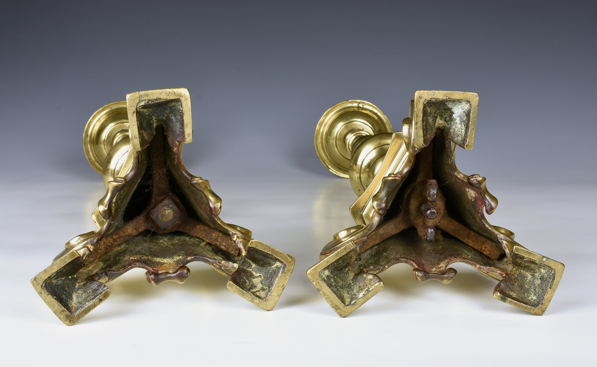 A pair of 17th / 18th century Flemish brass pricket candlesticks each with a circular drip pan - Image 4 of 6