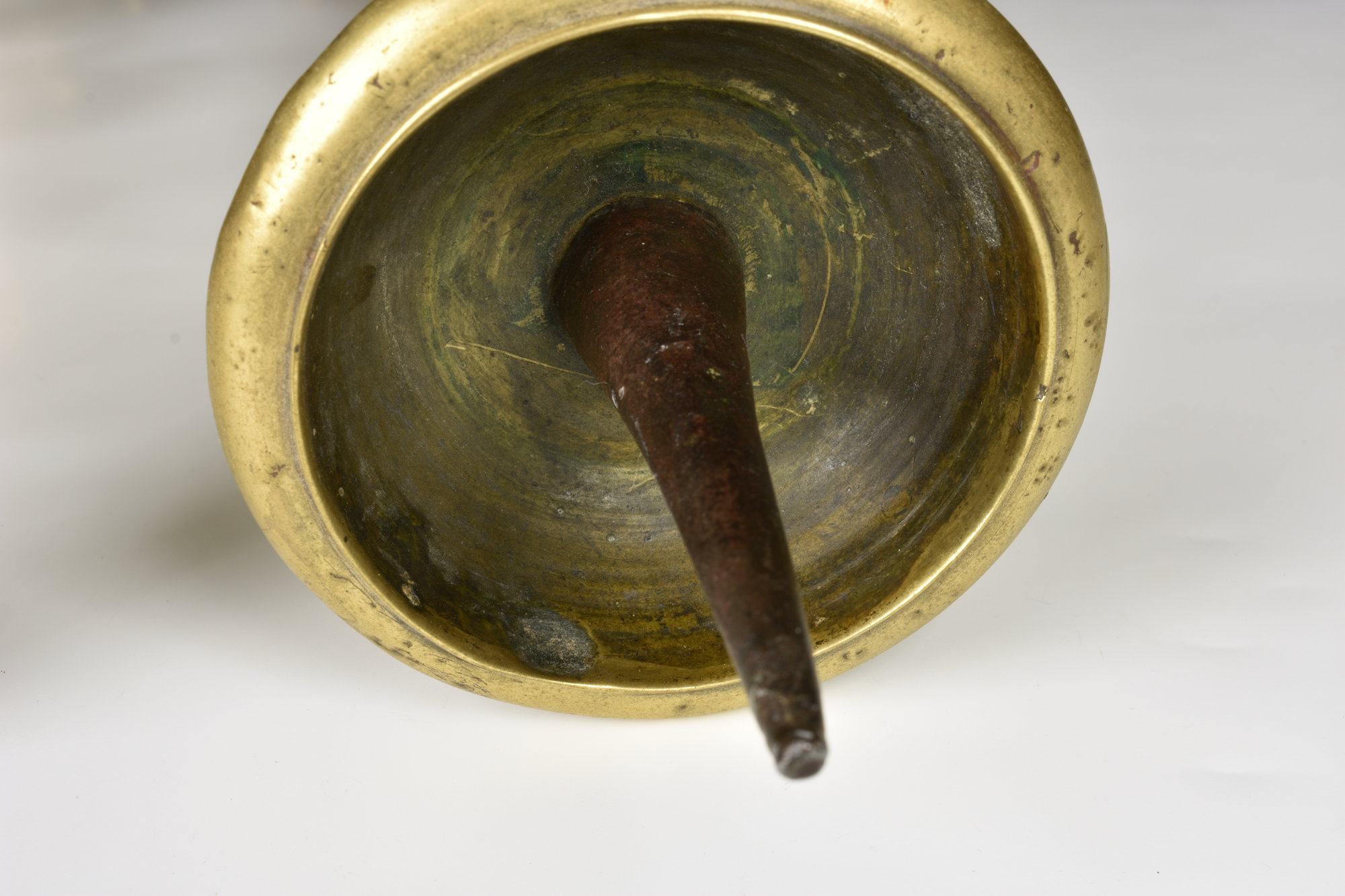 A pair of 17th / 18th century Flemish brass pricket candlesticks each with a circular drip pan - Image 6 of 6