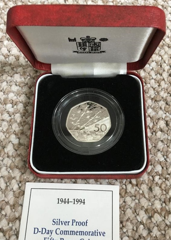 COINS : 1994 D Day silver proof 50p in R