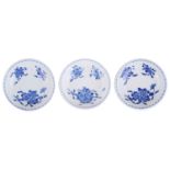 A SET OF THREE CHINESE BLUE AND WHITE SAUCER DISHES, GUANGXU MARK AND PERIOD, 1875-1908 each painted