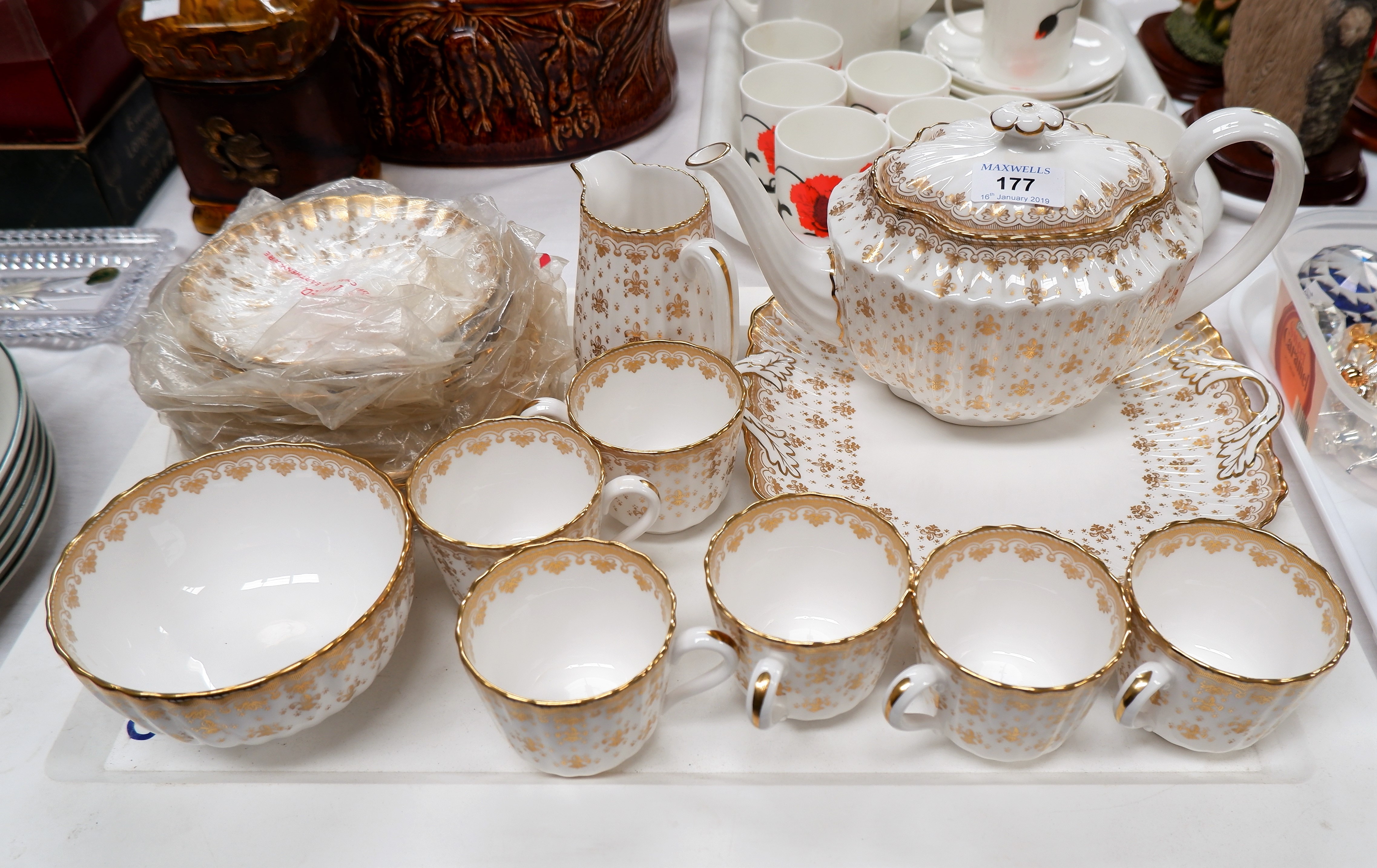 A Spode "Fleur de Lys Gold" part tea set, 22 pieces including teapot