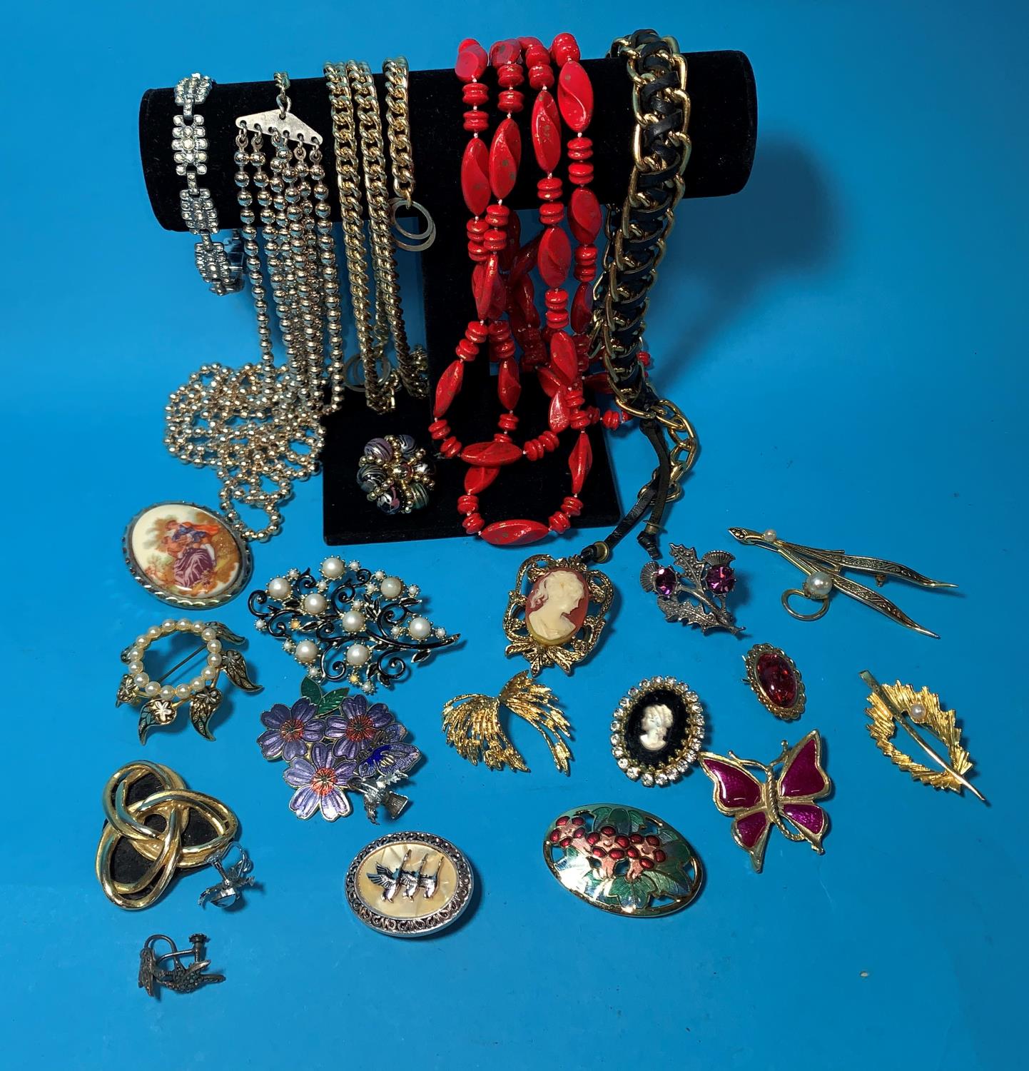 A selection of costume jewellery