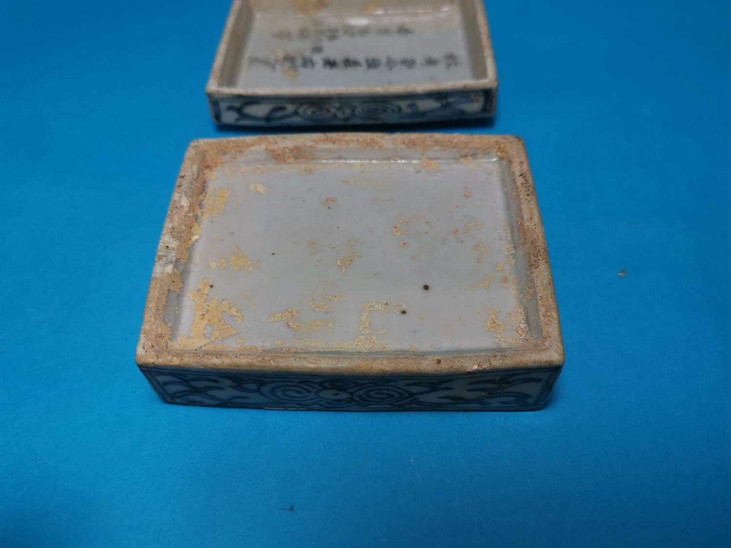 A 19th century Chinese porcelain rectangular box with underglaze blue decoration, with - Image 3 of 4