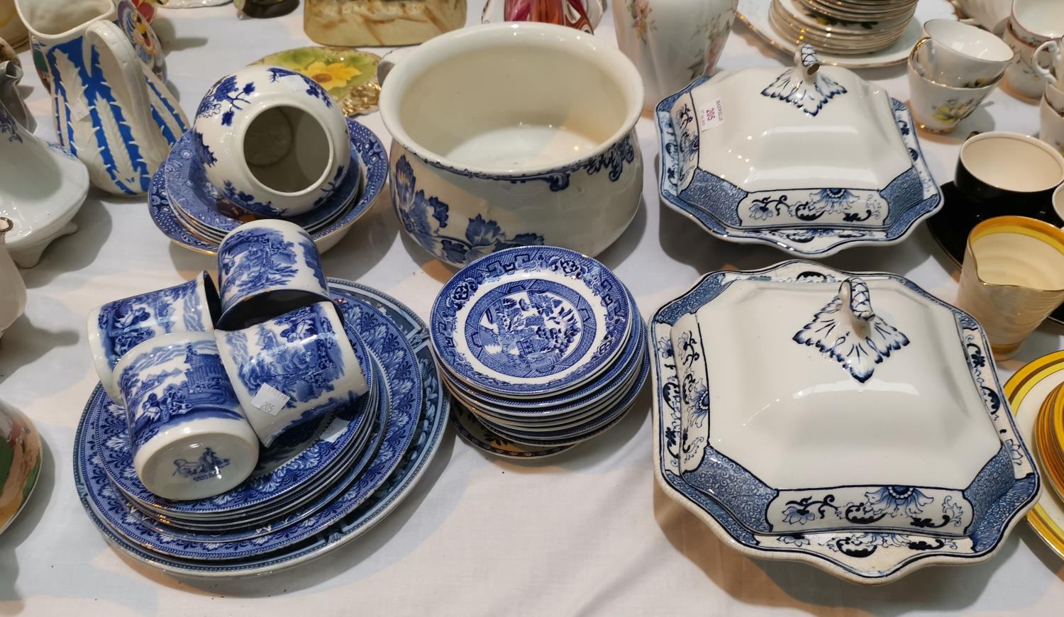 A pair of "Yuan" blue & white tureens; a Cauldon part dinner and tea service; other blue & white