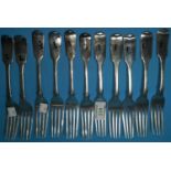 Five Victorian fiddle pattern diner forks, Edinburgh 1846; 6 silver crested dinner forks (various