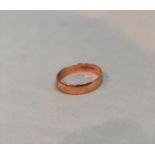 A 9ct hallmarked gold wedding ring 3.6gm