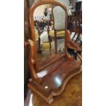 A Victorian mahogany dressing table mirror, 24"; 2 picnic hampers; table linen