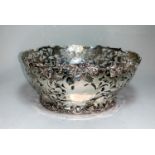 A pierced silver oavl fruit basket with cast fruiting vine border, 12.2oz., Chester 1901, maker G