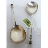 A pair of George V silver mediaeval style seal top spoons. Sheffield 1922. 7½' long. 3ozs 9dwts