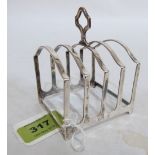 A George VI silver four division toastrack. 2¾' wide. Birmingham 1939. 2ozs 10dwts