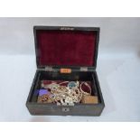 A quantity of jewellery in a leather box