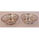 A pair of George V silver reticulated bowls. Birmingham 1914. 4' diam