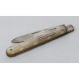 A silver and mother-of-pearl fruit knife. Sheffield 1908. Blade closure A.F.