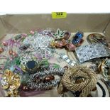 A quantity of costume jewellery