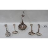 Four silver salt spoons and continental silver spoon. 2ozs 11dwts