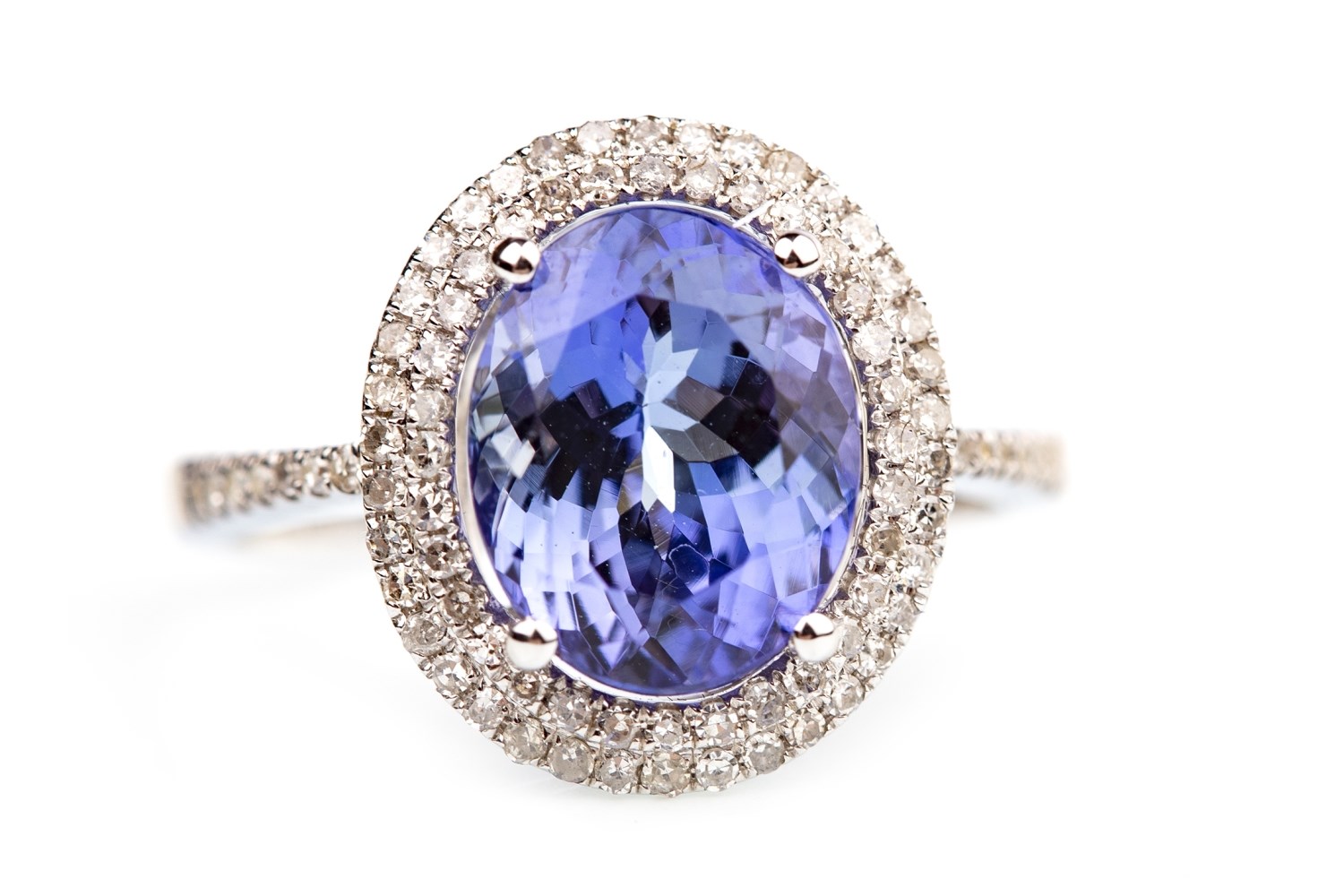 A TANZANITE AND DIAMOND RING