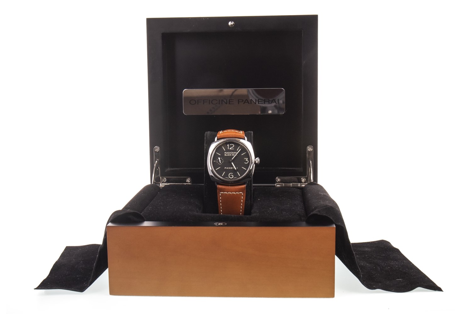 A GENTLEMAN'S PANERAI RADIOMIR BLACK SEAL STEEL AUTOMATIC WATCH - Image 2 of 2