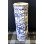 A LATE 19TH/EARLY 20TH CENTURY CHINESE CERAMIC STICK STAND