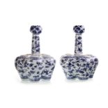 A PAIR OF 20TH CENTURY CHINESE BLUE AND WHITE VASES