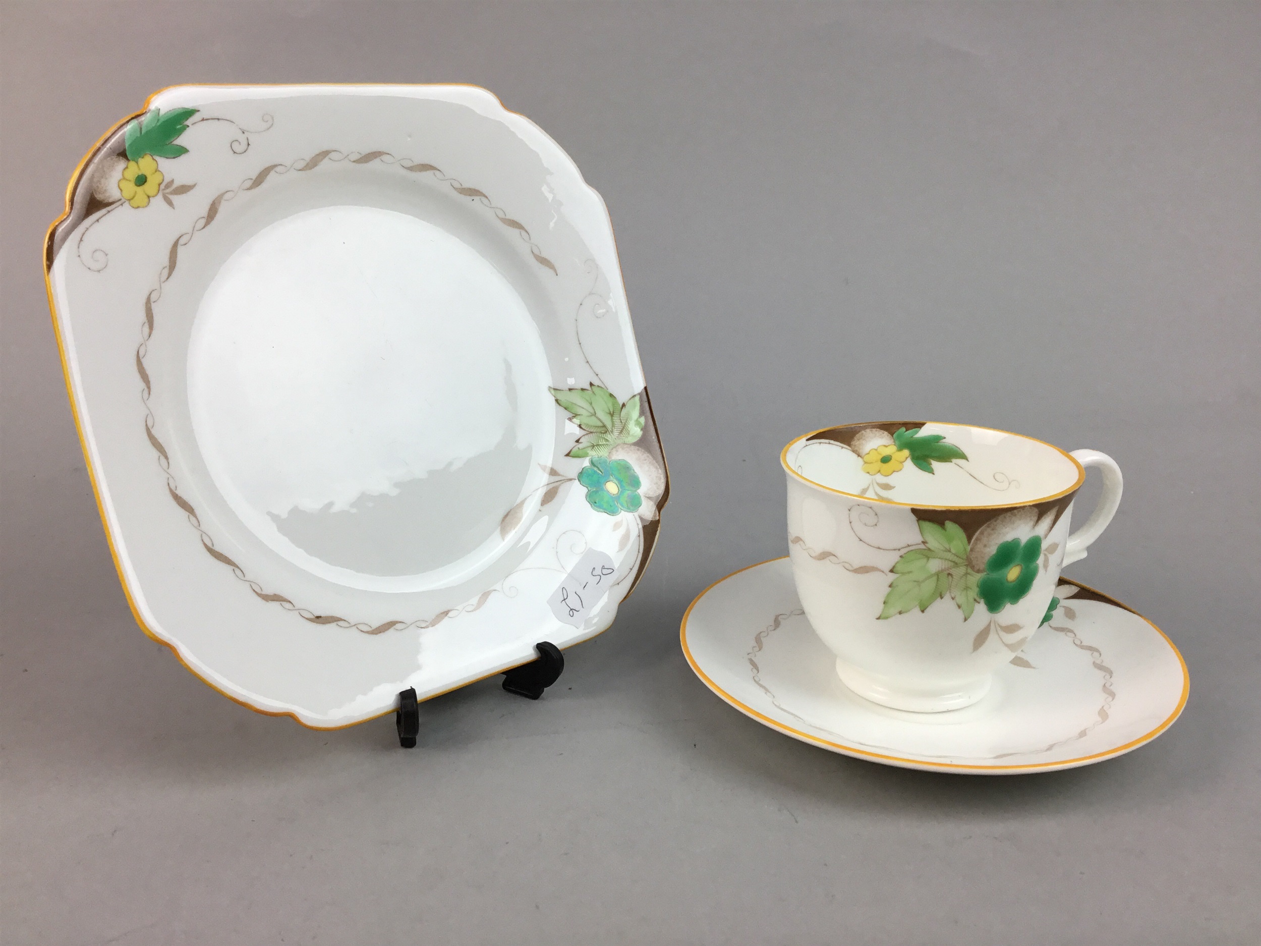 A ROYAL ALBERT 'BLACKTHORN' TEA SERVICE AND OTHER PART TEA SERVICES - Image 3 of 3