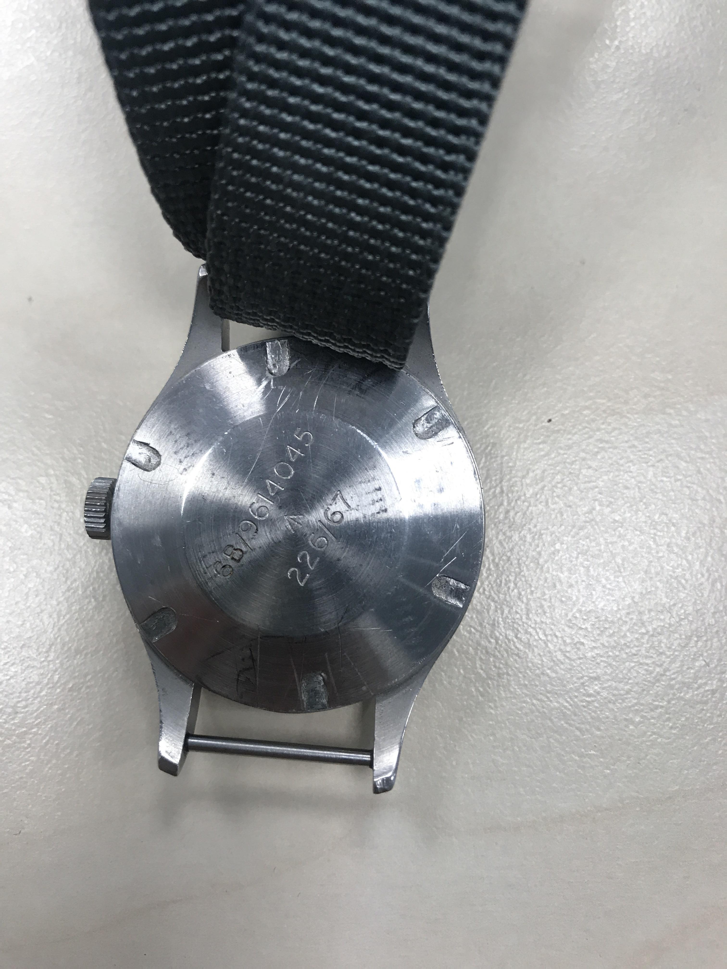 RARE: A GENTLEMAN'S SMITHS MILITARY ISSUE STEEL WATCH - Image 2 of 2