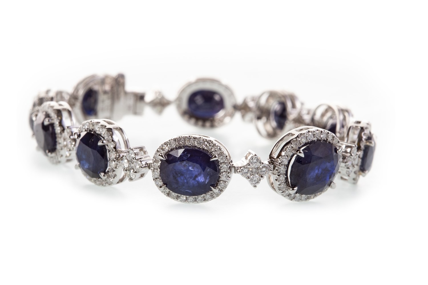 A SAPPHIRE AND DIAMOND BRACELET